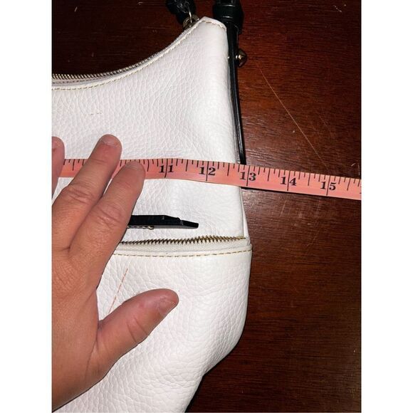 NWOT Dooney and bourke pebble leather dillen pocket sac bag with dust bag - Picture 7 of 13